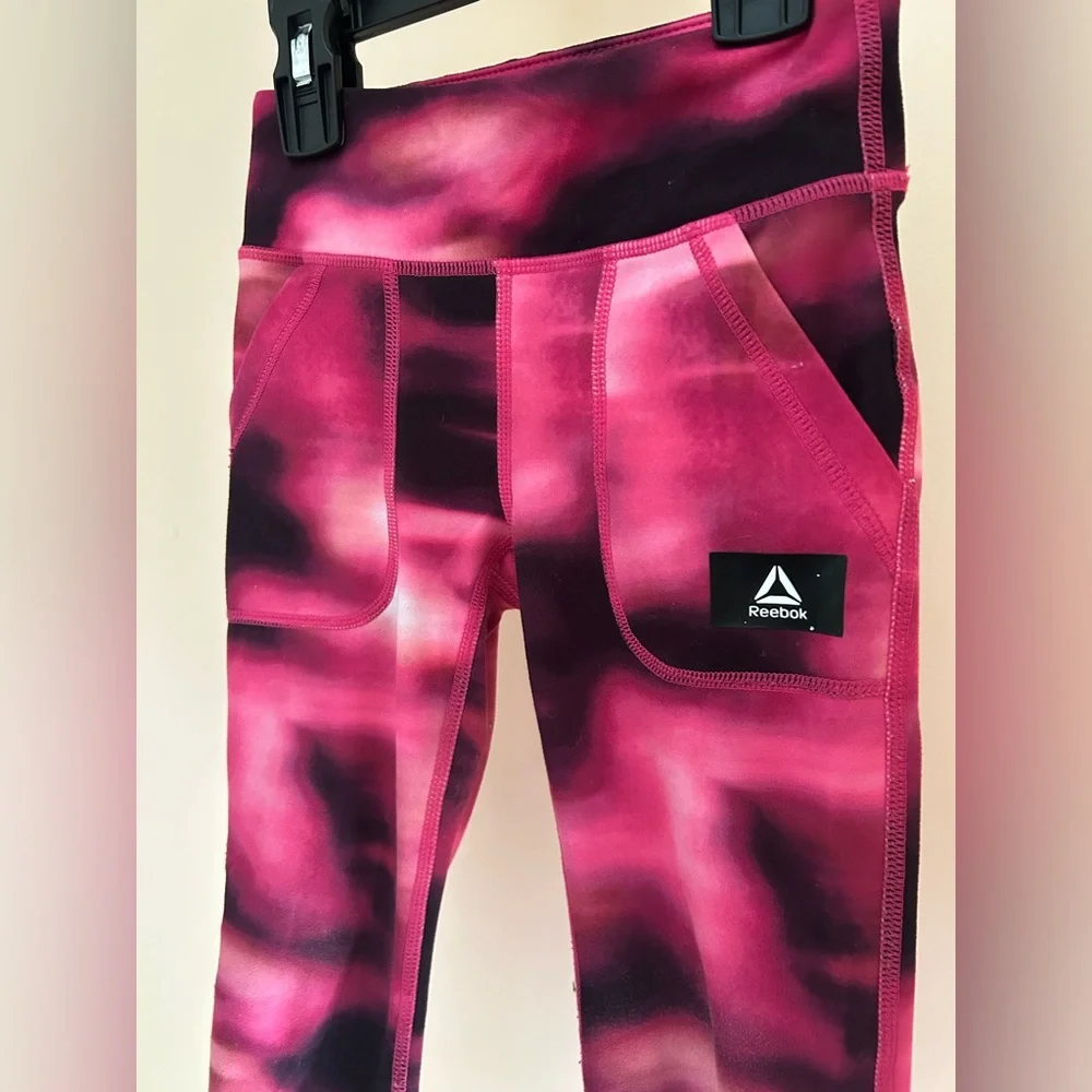 Reebok Tie-Dye Cropped Athletic Leggings | Girls XS(4/5) | Pink Active Bottoms